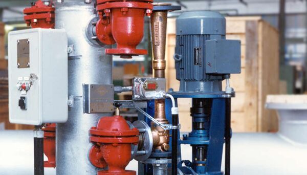 Flüssigkeitsstrahl-Vakuumpumpe auf Grundrahmen montiert